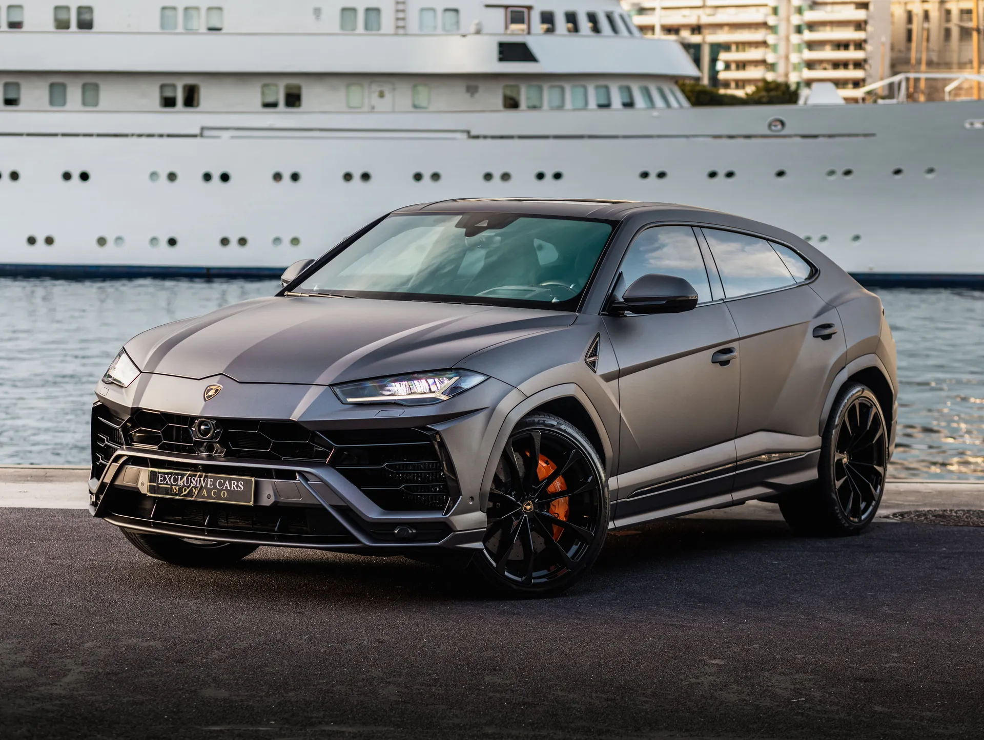LAMBORGHINI Urus — location à Monaco